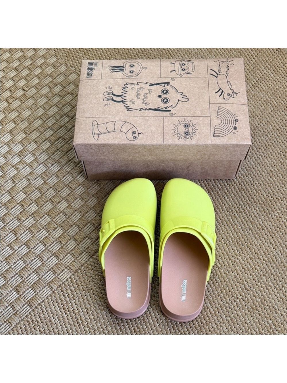 Mini Melissa Kids' Green/Brown Water Resistant Cozy Clog—13 - Picture 3 of 10